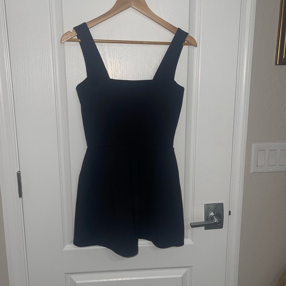 REFORMATION Daria Ecomove Active Dress Black {$98} Square Neck Stretch Medium - Picture 7 of 9